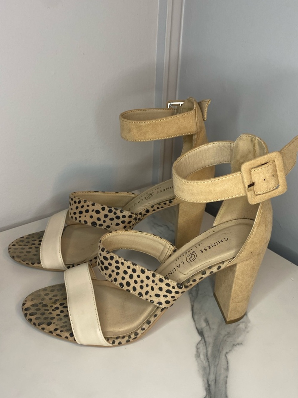 Chinese Laundry Beige and Cream Block Heel Sandals w Spotted Straps - size 8.5